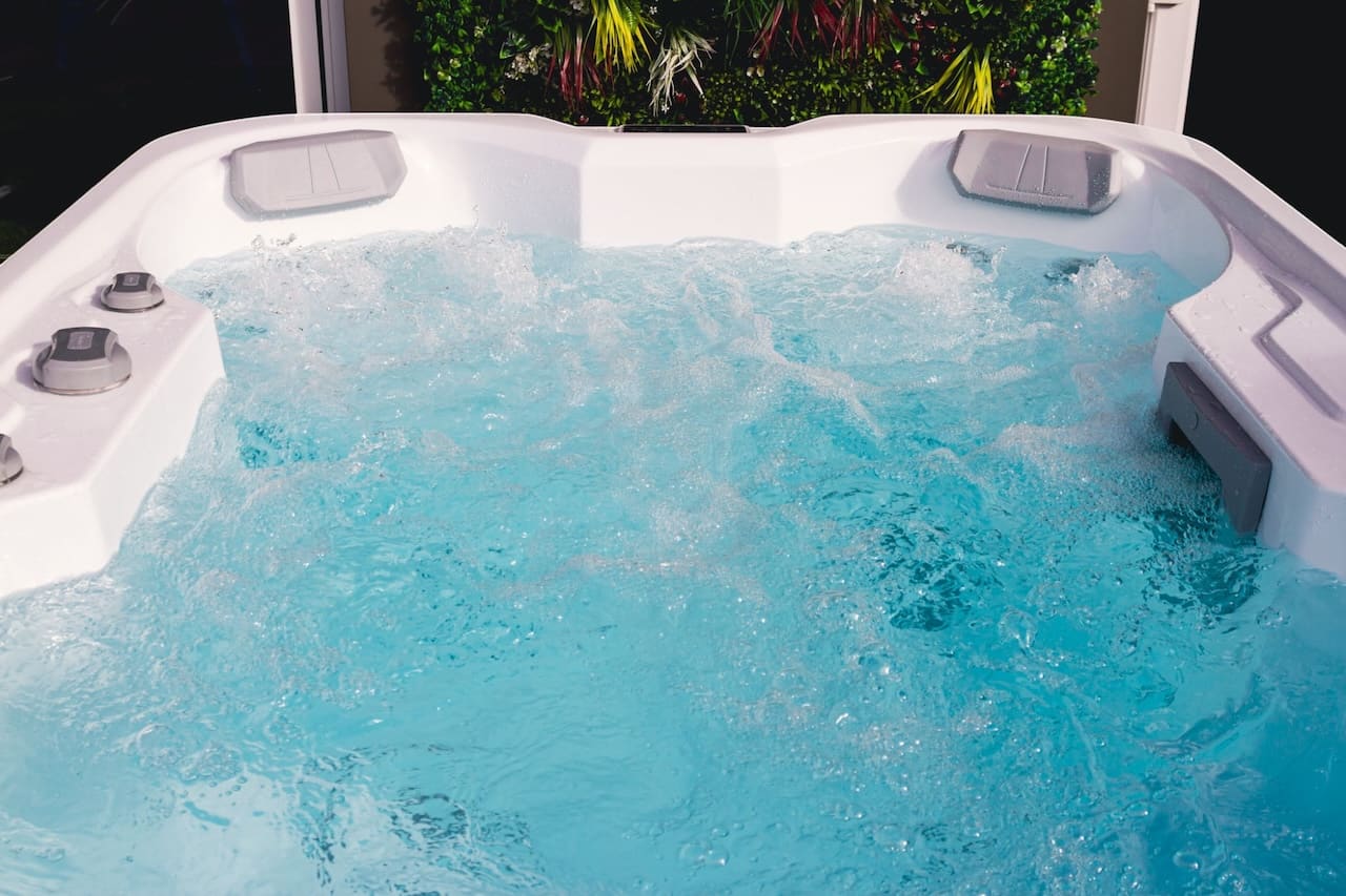 Equinox EQ130 Lite 4 Person Hot Tub 13 Amp - Heracles Wellness