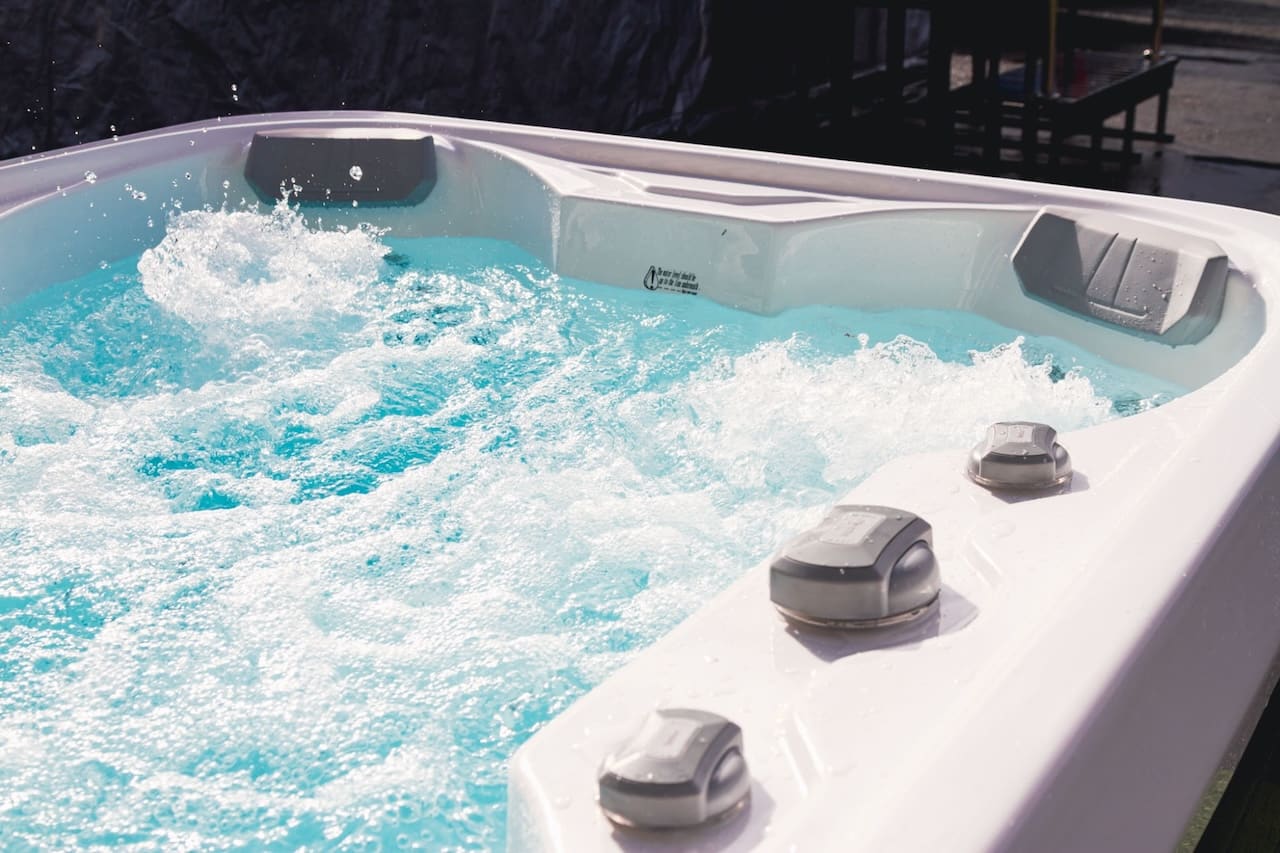 Equinox EQ130 Lite 4 Person Hot Tub 13 Amp - Heracles Wellness