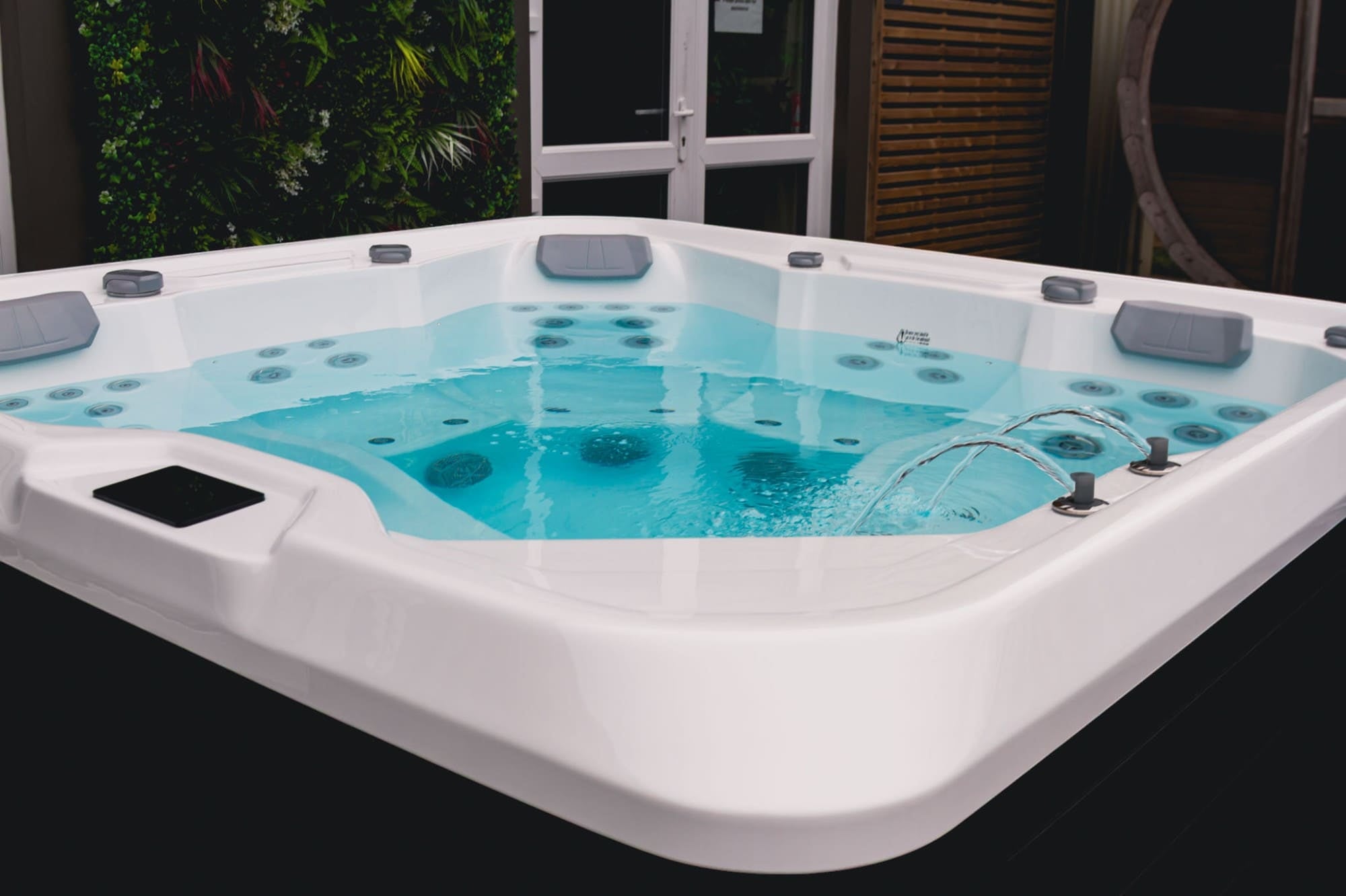 Equinox EQ570 Pro 5 Person Hot Tub 32 Amp - Heracles Wellness