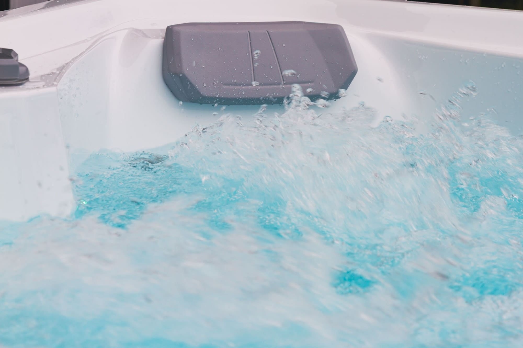 Equinox EQ570 Pro 5 Person Hot Tub 32 Amp - Heracles Wellness