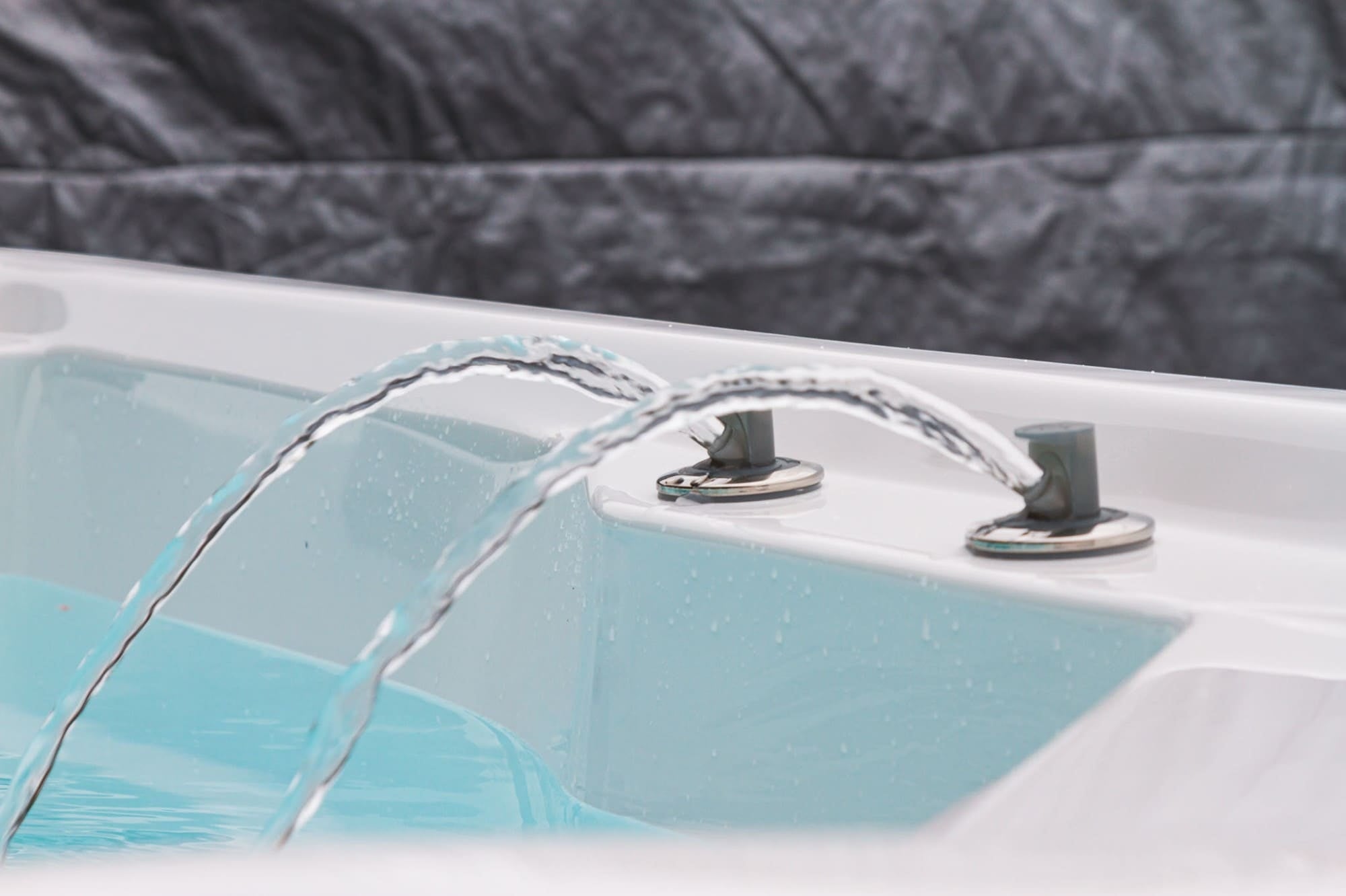 Equinox EQ570 Pro 5 Person Hot Tub 32 Amp - Heracles Wellness
