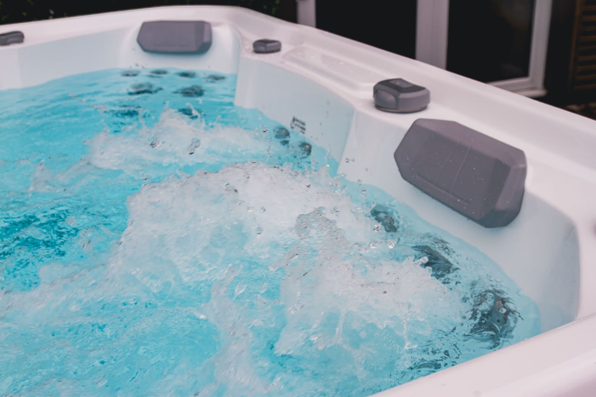 Equinox EQ570 Pro 5 Person Hot Tub 32 Amp - Heracles Wellness