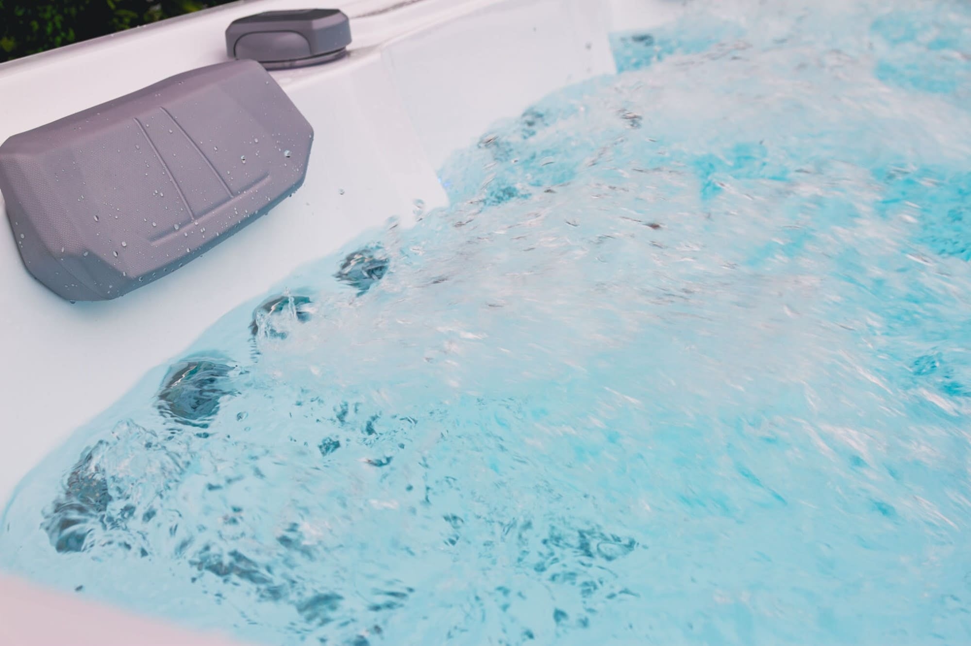 Equinox EQ570 Pro 5 Person Hot Tub 32 Amp - Heracles Wellness