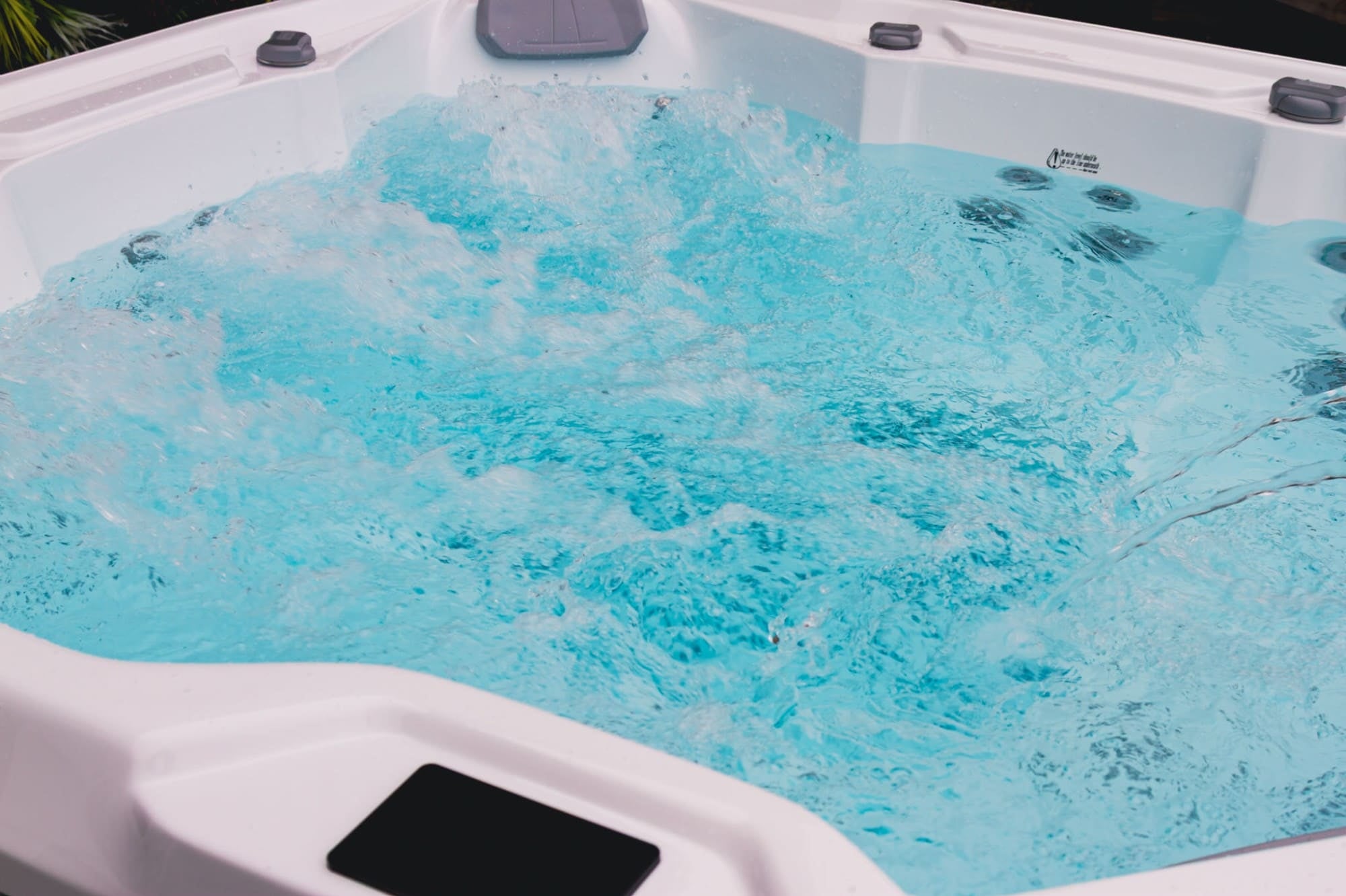 Equinox EQ570 Pro 5 Person Hot Tub 32 Amp - Heracles Wellness