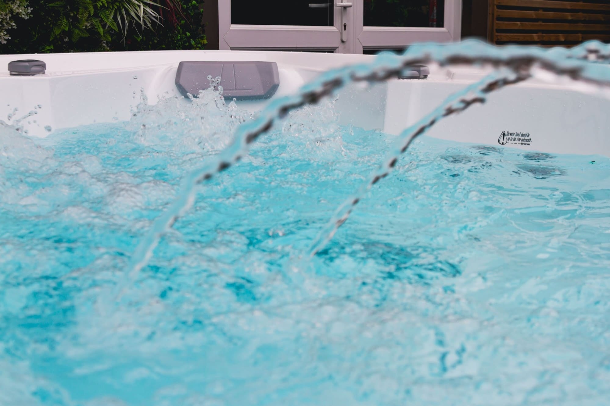 Equinox EQ570 Pro 5 Person Hot Tub 32 Amp - Heracles Wellness