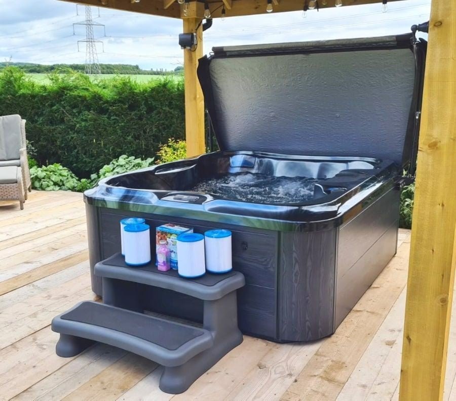 H20 2000 Series 13A Plug & Play 5 Person Hot Tub - Heracles Wellness