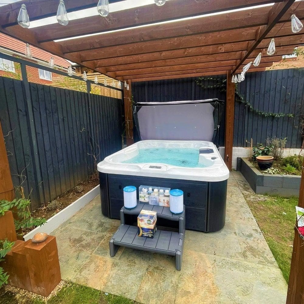 H20 2000 Series 13A Plug & Play 5 Person Hot Tub - Heracles Wellness