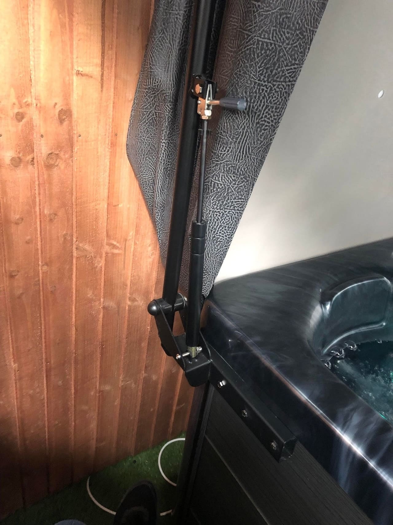 H20 Hot Tub Cover Lifter - Heracles Wellness