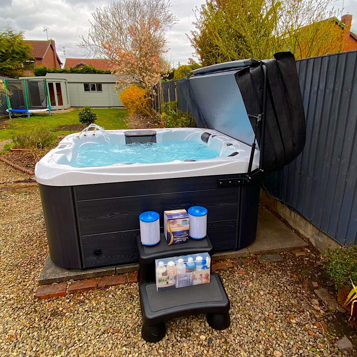 H20 Retreat Plus 13A Plug & Play 6 Person Hot Tub - Heracles Wellness
