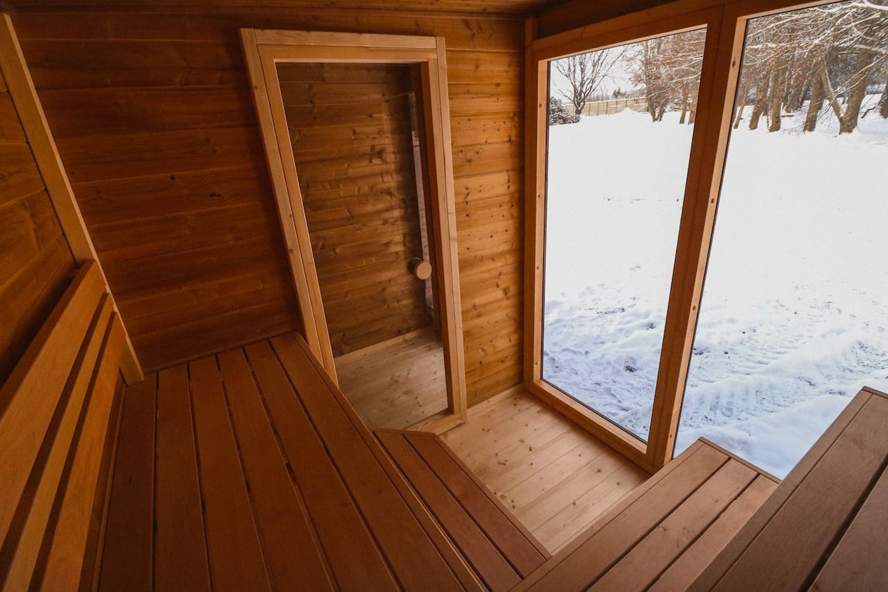 Saunasell Patio M 5 Person Outdoor Sauna with Changing Room - Heracles Wellness