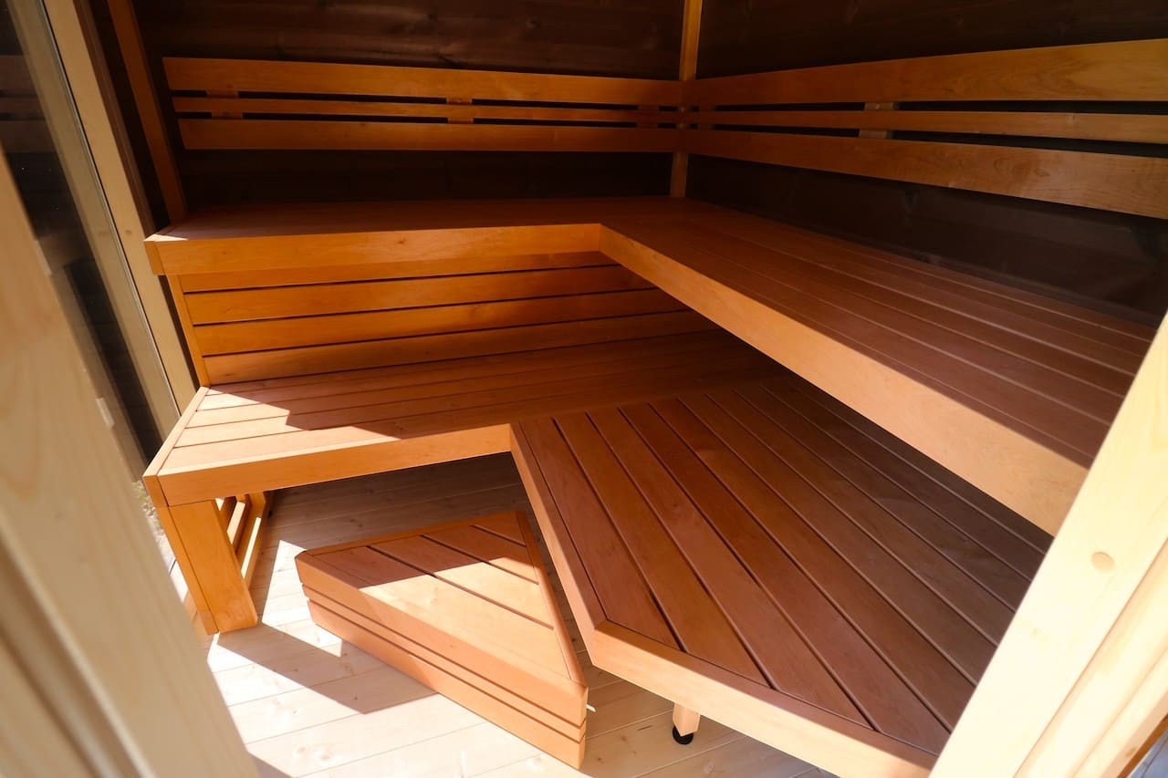 Saunasell Patio M 5 Person Outdoor Sauna with Changing Room - Heracles Wellness