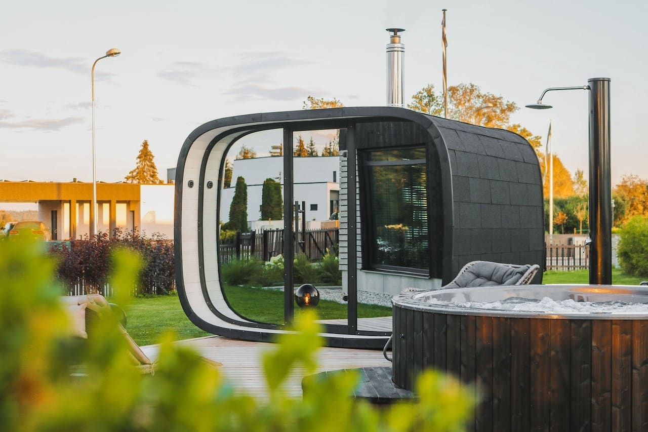 Saunasell Round Cube Single Outdoor Sauna 8 Person - Heracles Wellness