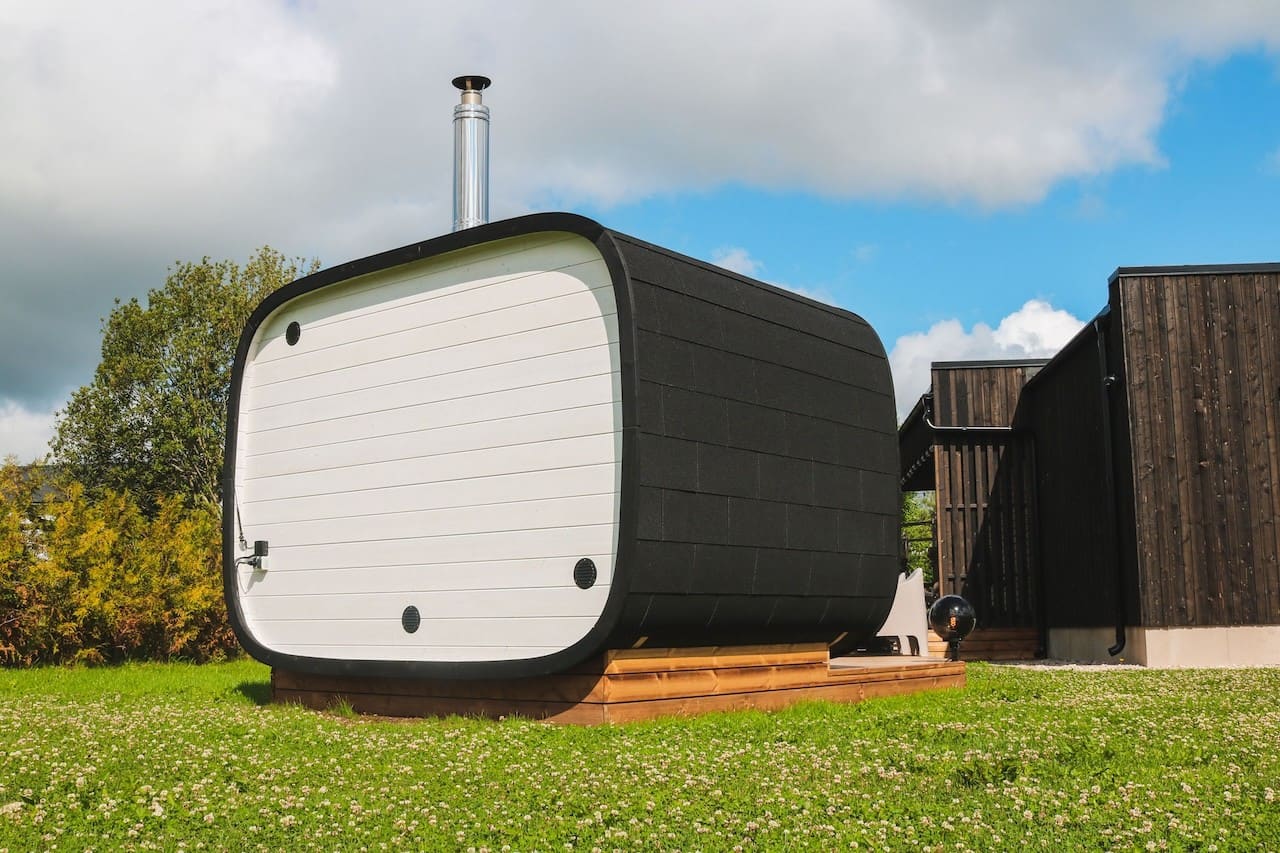 Saunasell Round Cube Single Outdoor Sauna 8 Person - Heracles Wellness