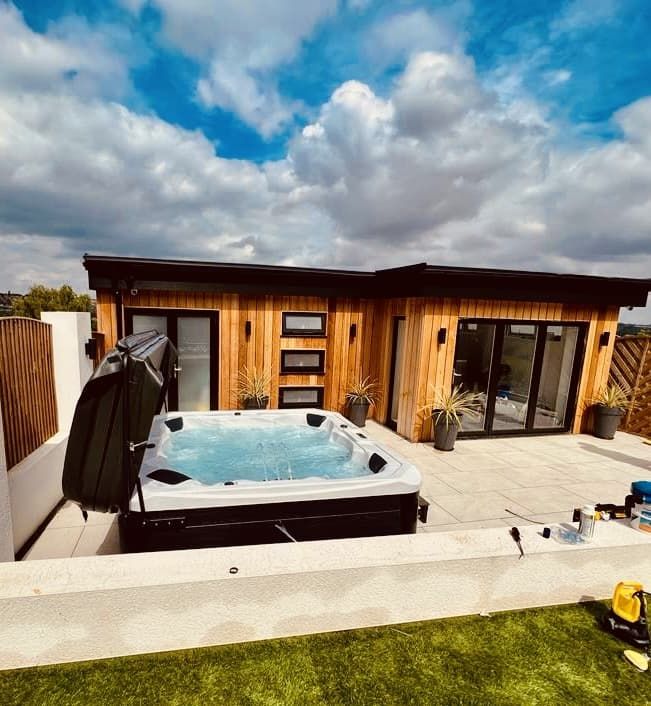 H20 Retreat Bay XL 6 Person Hot Tub - Heracles Wellness