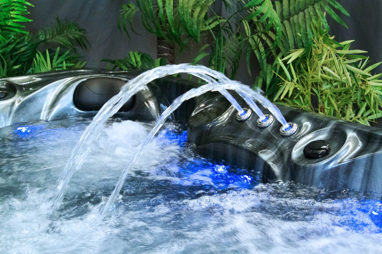 Orca Leisure Starboro X 5 Person Hot Tub in action