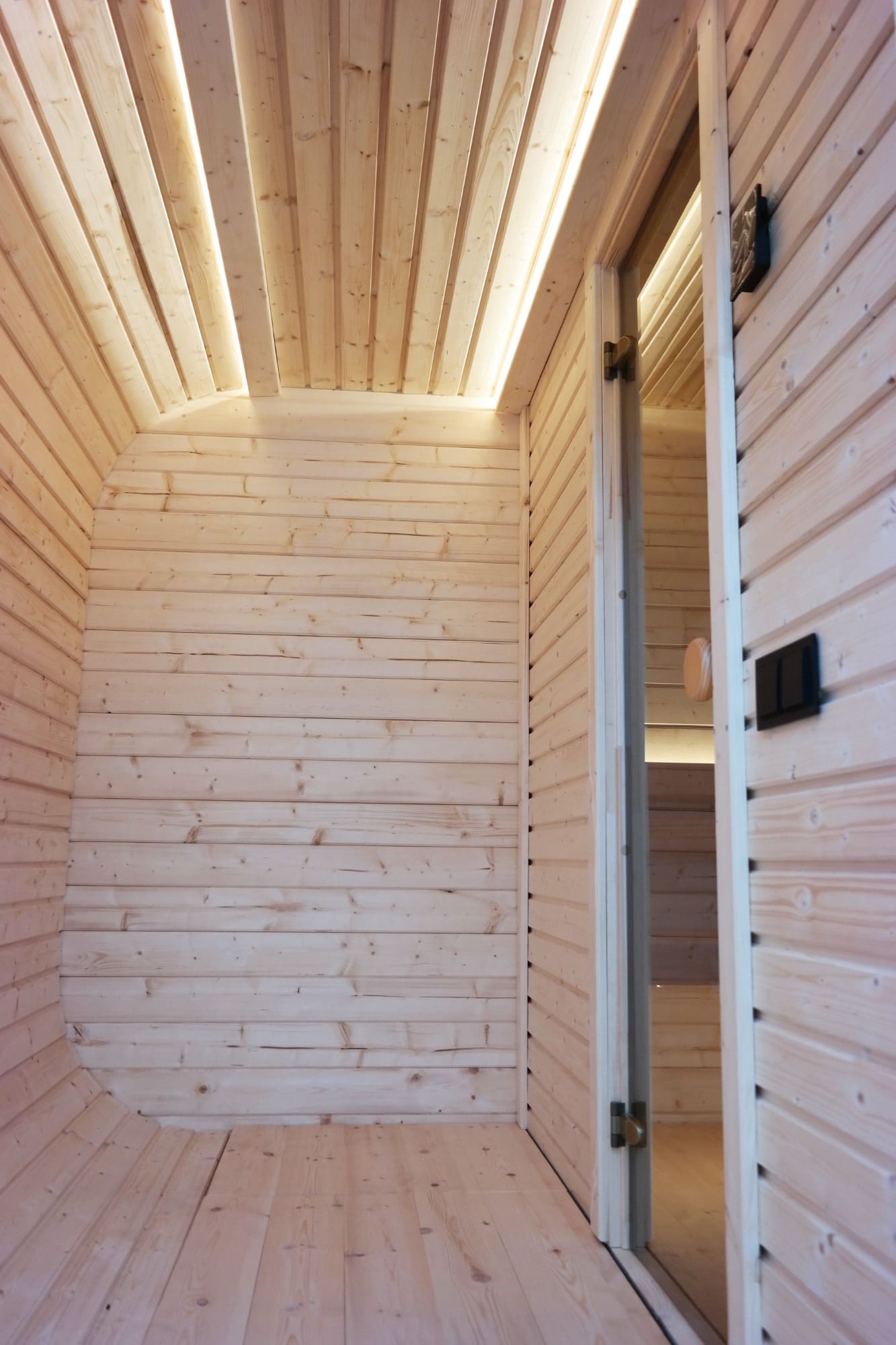 Viking Industrier Luna Outdoor Sauna With Changing Room changing room