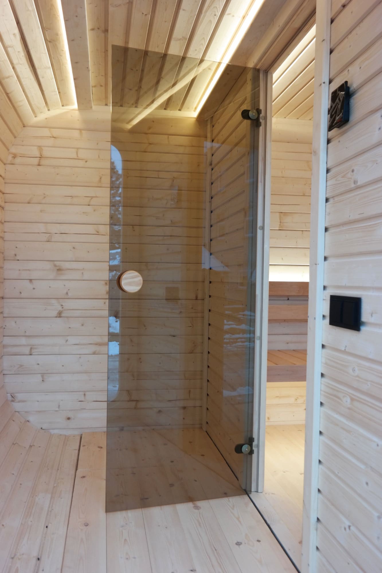 Viking Industrier Luna Outdoor Sauna With Changing Room