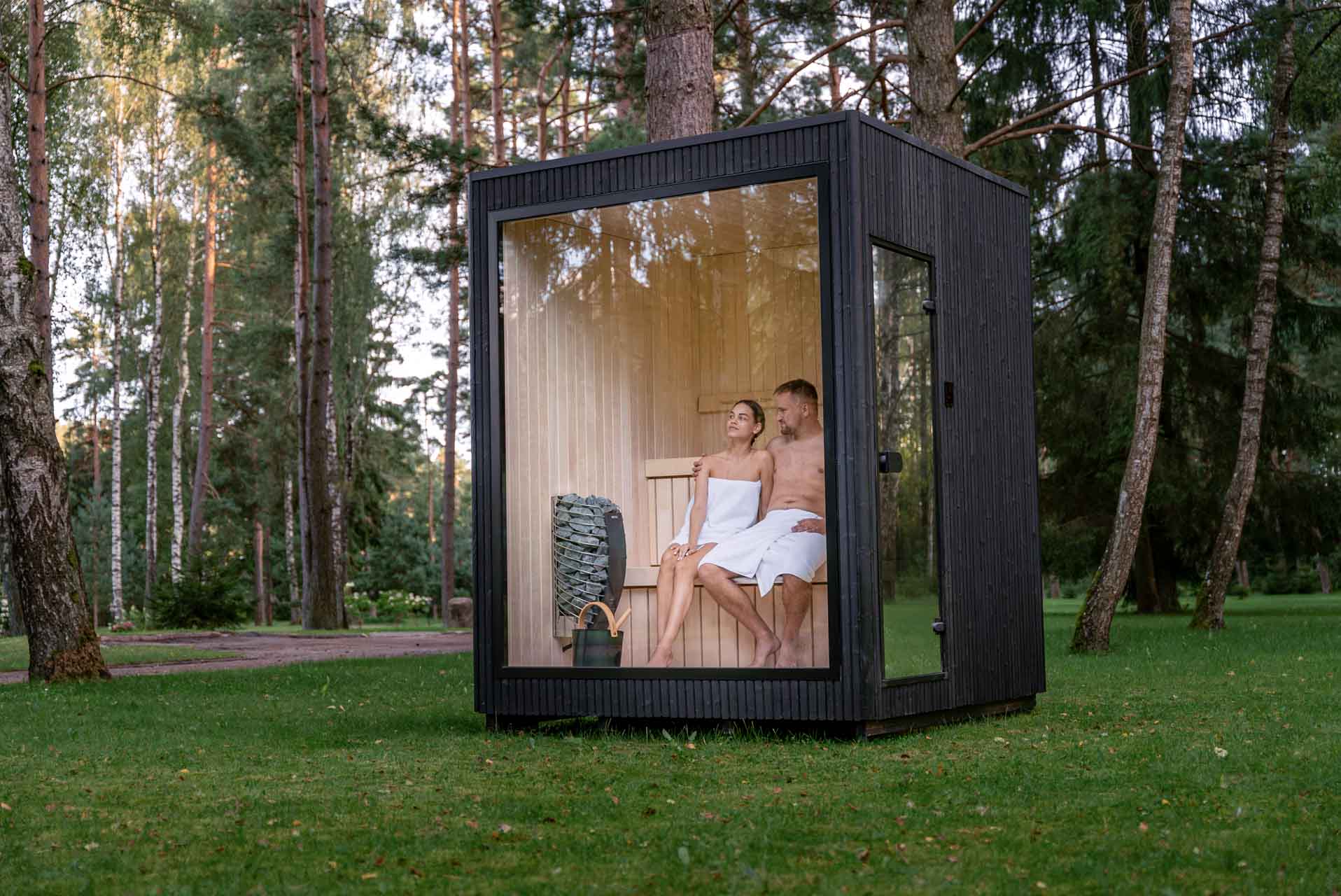Celsium Jonas Classic 4 Person Outdoor Sauna - Heracles Wellness