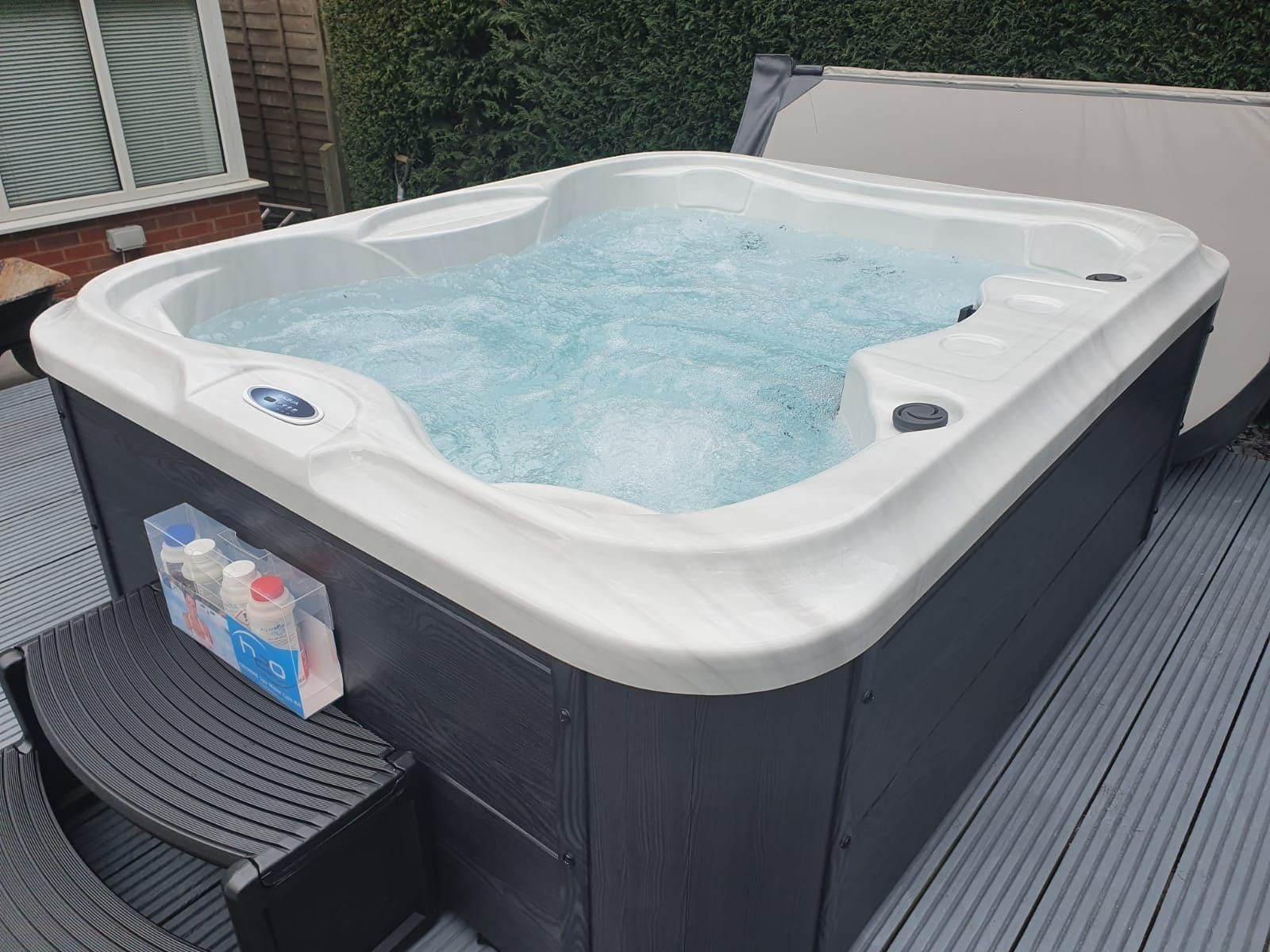 H20 2000 Series 13A Plug & Play 5 Person Hot Tub - Heracles Wellness