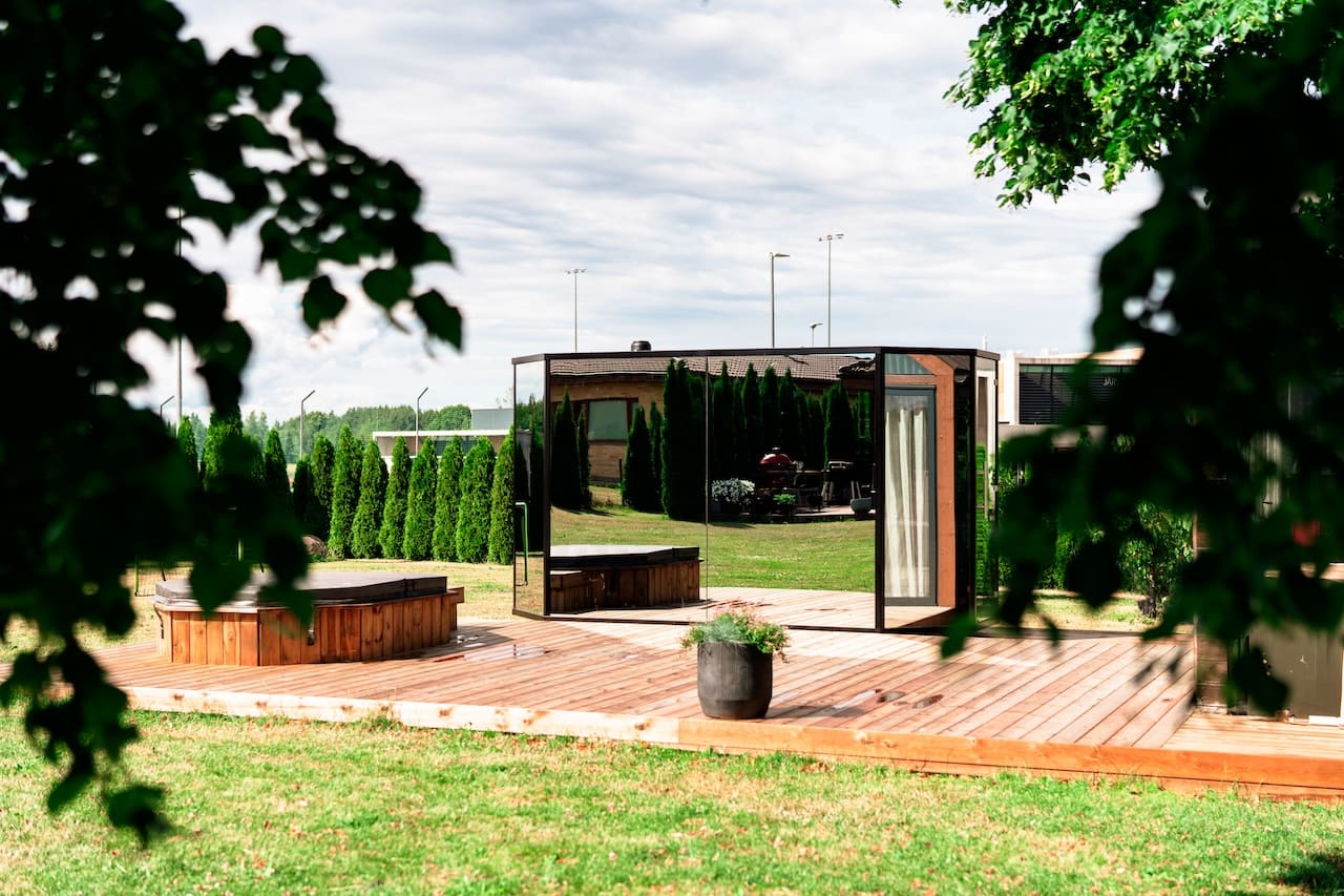 Haljas Hele Double Outdoor Sauna 7 Seater with Changing Room - Heracles Wellness