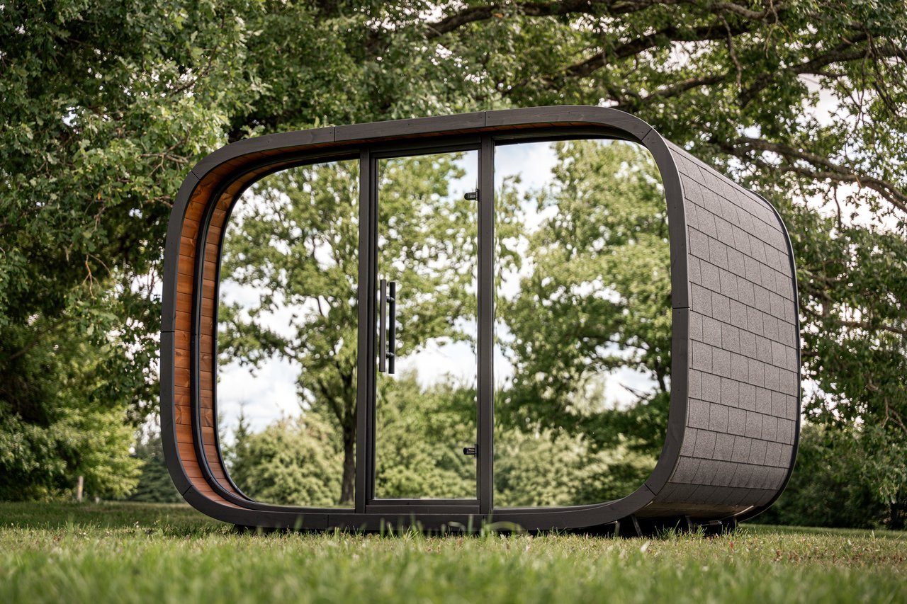 Leil® Round Cube Relax Outdoor Sauna 6-10 Person - Heracles Wellness