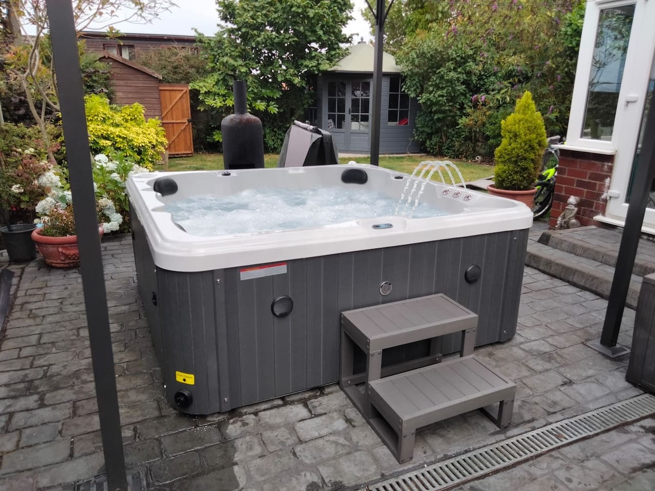 Orca Leisure Heartboro 6 Person Hot Tub - Heracles Wellness