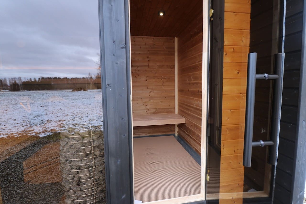 Saunasell Patio M 5 Person Outdoor Sauna with Changing Room - Heracles Wellness