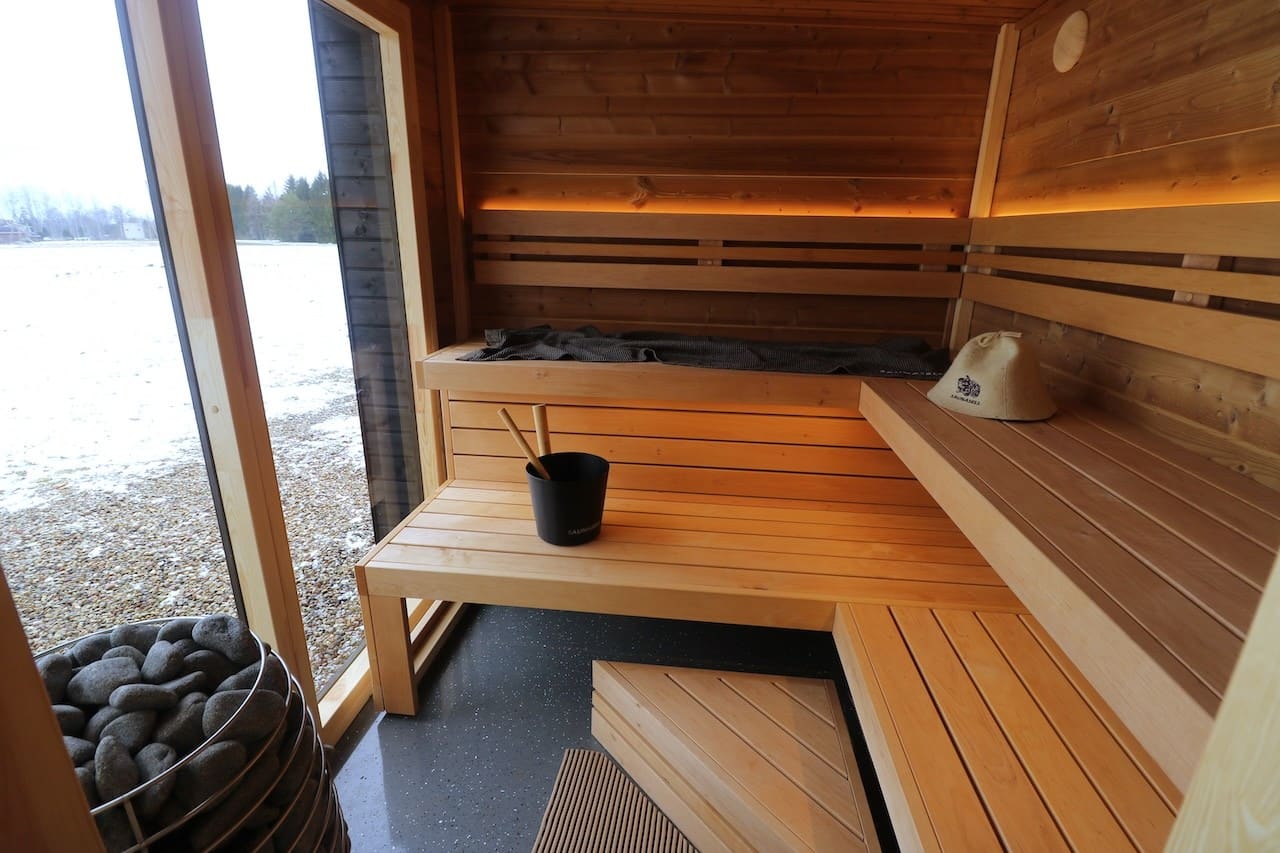 Saunasell Patio M 5 Person Outdoor Sauna with Changing Room - Heracles Wellness