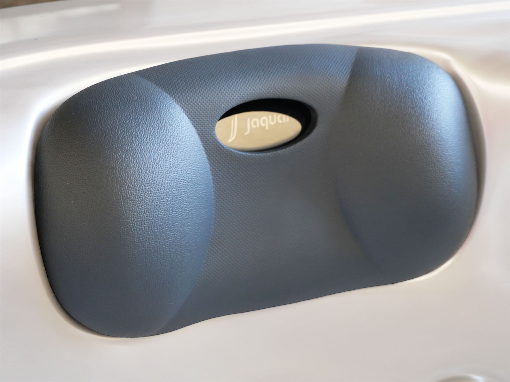 Jaquar Breva Hot Tub Spa 5 Seater Cushioned heat rest