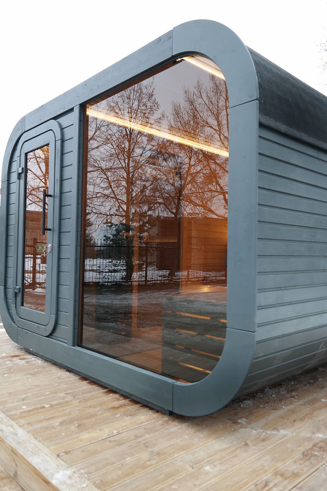 Viking Industrier Luna Outdoor Sauna With Changing Room iso 2