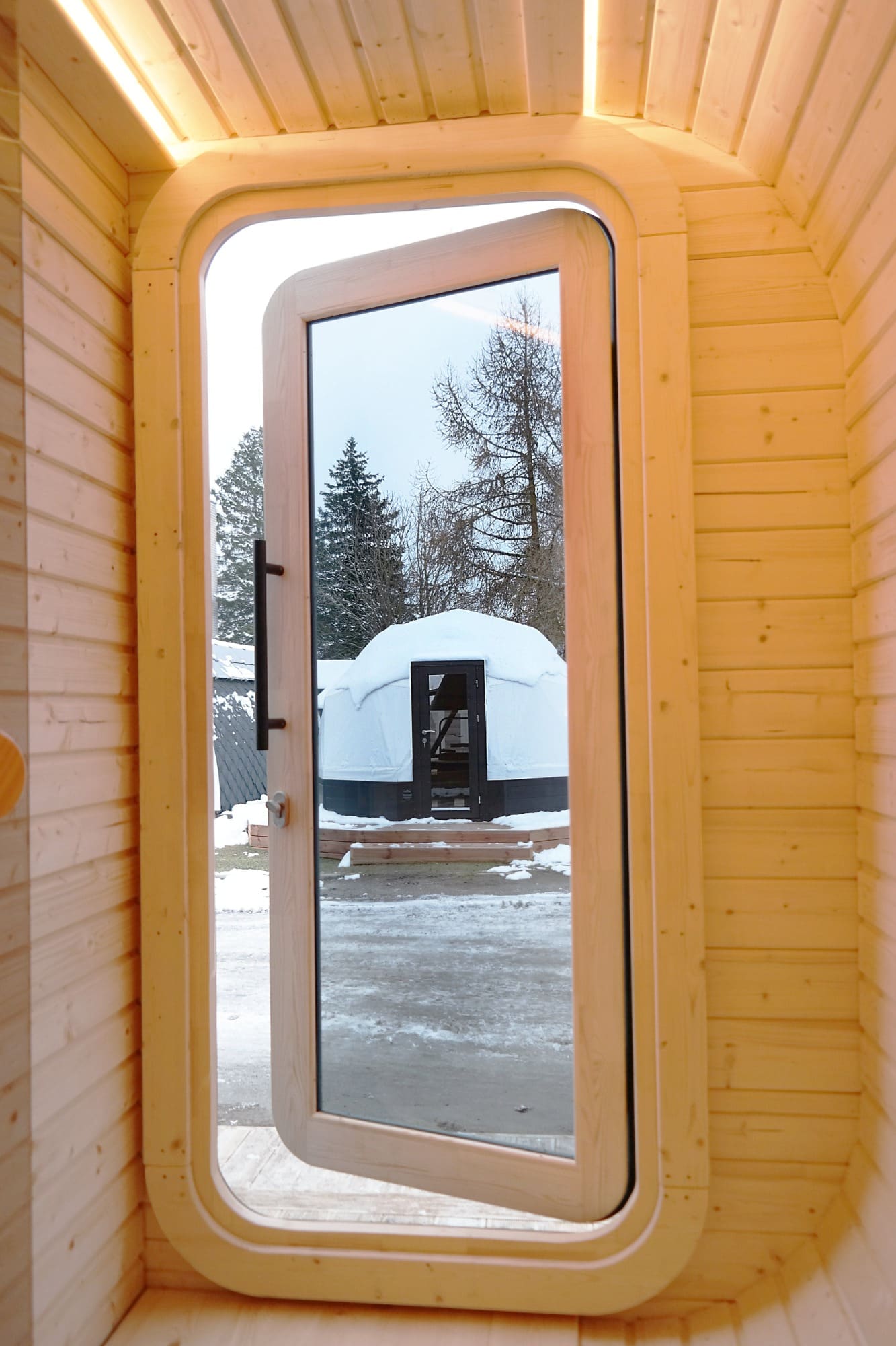 Viking Industrier Luna Outdoor Sauna With Changing Room door